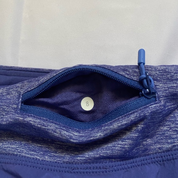 TWO Lululemon Athletica - Speed Up Low-Rise Lined Short 2.5". Size 8. - Picture 6 of 9